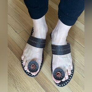Button to Indian Leather Sandals
